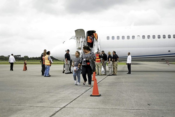 Suspenden deportaciones de familias hondureñas