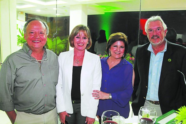 Fraternidad golfista brinda por los éxitos