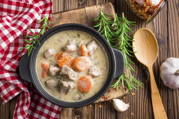 La olla se llena de estofados