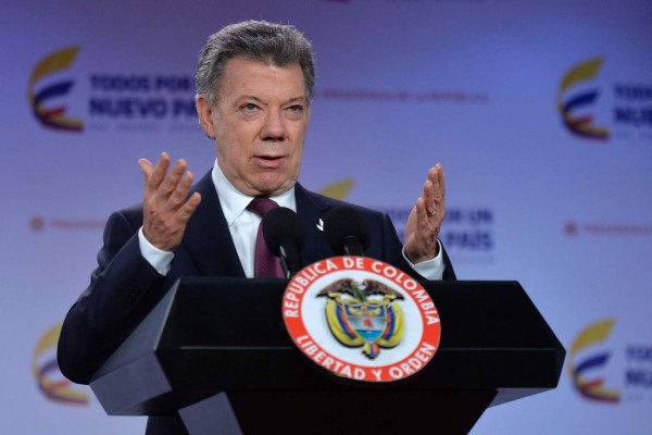 Presidente de Colombia abre el diálogo con el uribismo