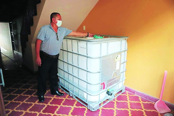 Diez meses llevan sufriendo la falta de agua en Santa Bárbara