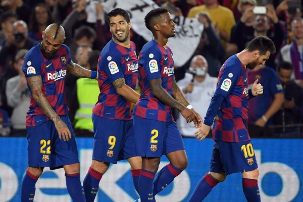 Barcelona golea al Valladolid con doblete de Messi y recupera el liderato de España