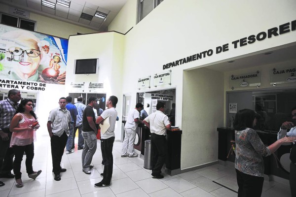 Nepotismo y contrataciones irregulares en el Injupemp