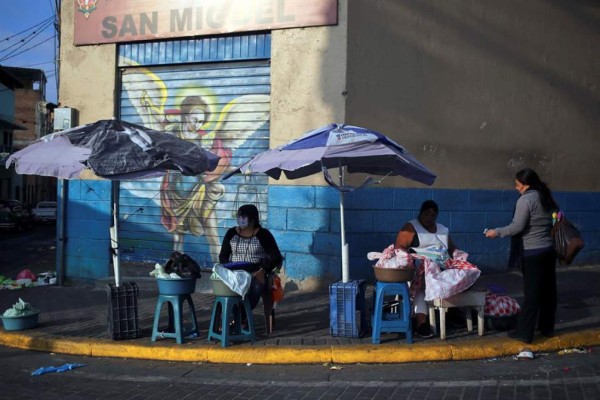 'Si no hay coerción, la ola de contagios será aplastante”: Tito Alvarado