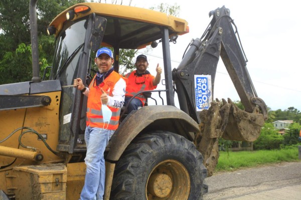 Los gemelos que dirigen las labores de limpieza en el valle de Sula