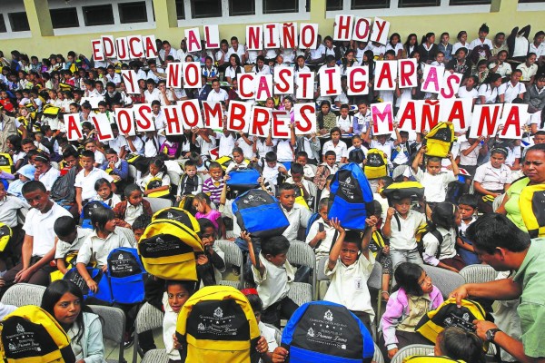 Ampliarán cobertura educativa y fortalecerán currículo escolar