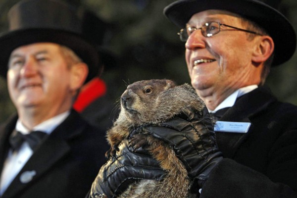 La marmota Phil pronostica 6 semanas más de invierno en EUA
