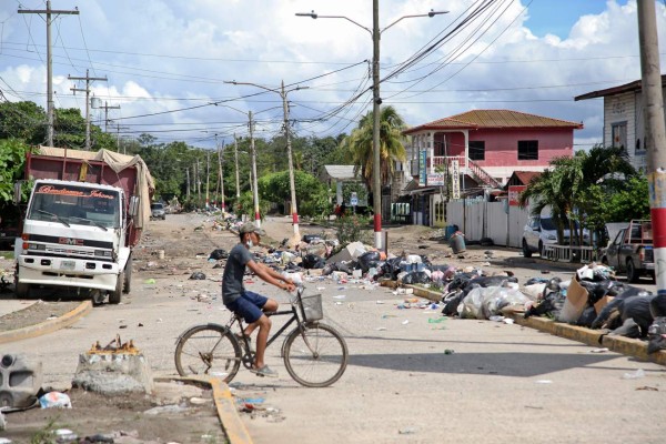 Insalubridad acecha colonias de La Lima tras paso de tormentas