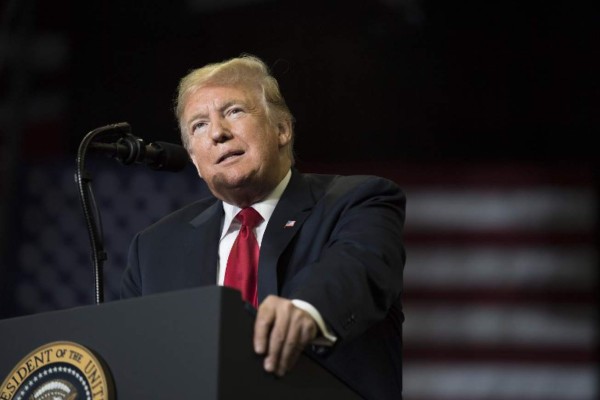 Trump pide a la Corte Suprema que actúe para terminar DACA