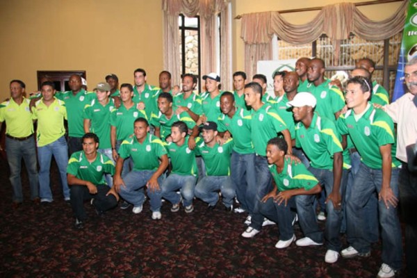 Marathón presenta su plantel