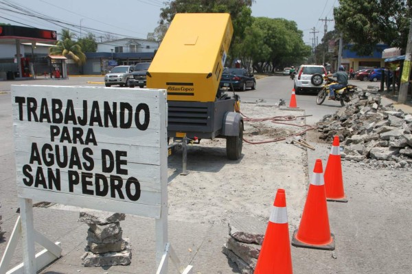 Falla en tuberías daña la prolongación de la avenida Júnior