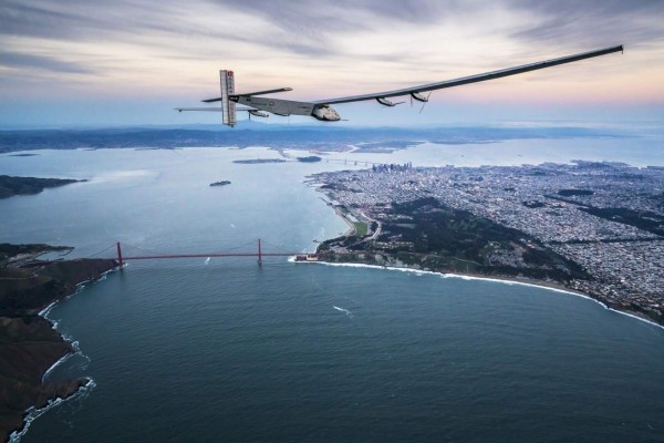 Avión Solar Impulse cruza el Pacífico y llega a California