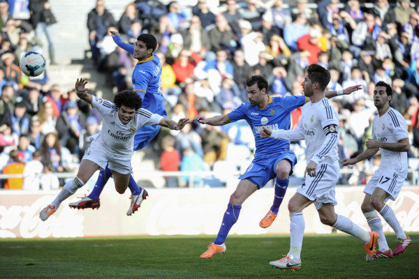 Real Madrid aguanta el pulso en la Liga con un paseo por Getafe
