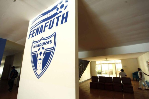 Fenafuth ordena iniciar el torneo y amenaza con desafiliar a los clubes rebeldes de la Liga Nacional