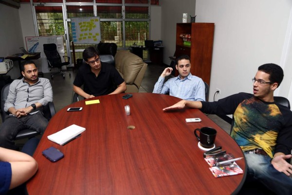 Sampedranos traspasan fronteras con aplicación tecnológica