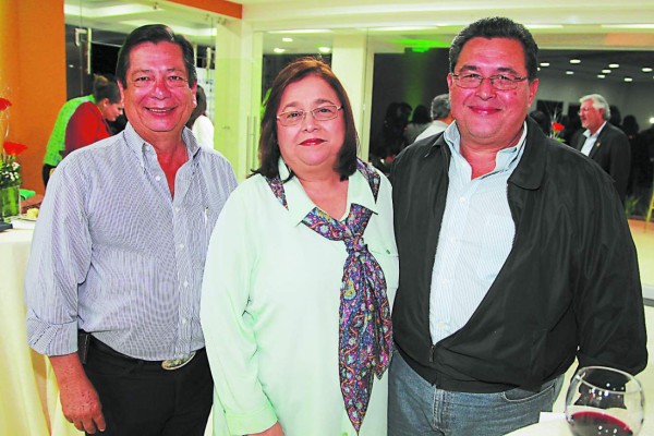 Fraternidad golfista brinda por los éxitos