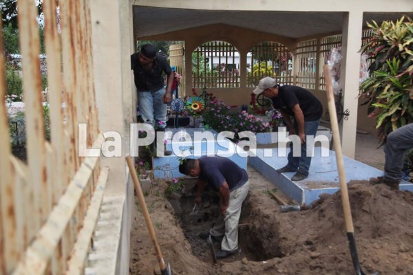 Continúa exhumación de víctimas de banda supuestamente liderada por juez municipal y exregidor   