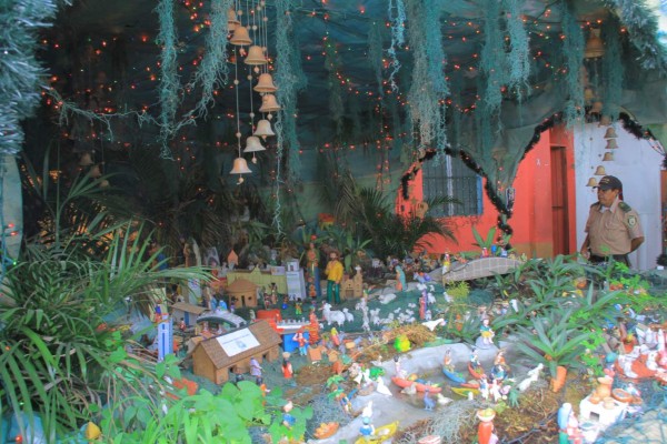 Visitas de particulares alegran la Navidad de ancianos del asilo en San Pedro Sula