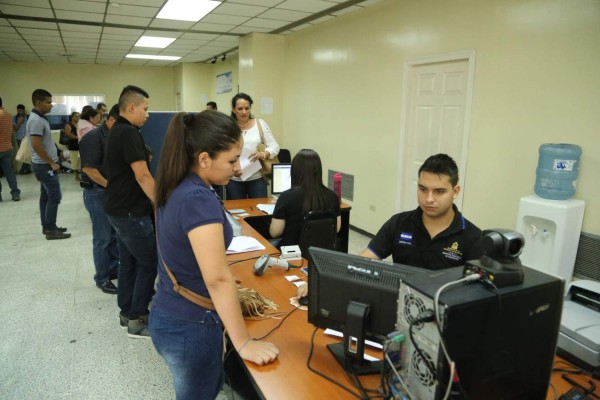 Demanda de pasaportes se duplica en regional de San Pedro Sula