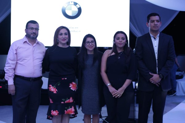 BMW ofrece coctel de lanzamiento del X5