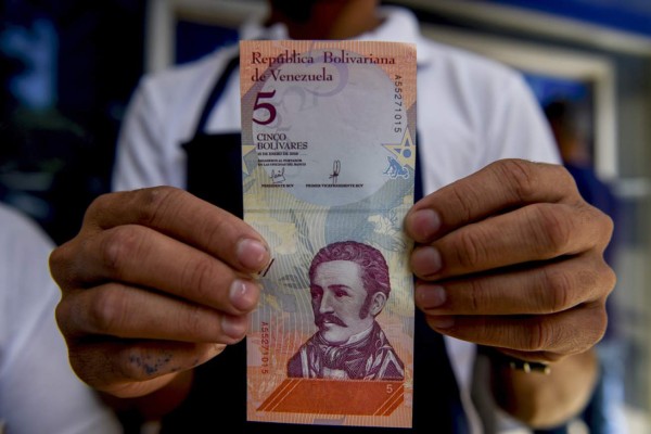 Incertidumbre en Venezuela por llegada del 'Bolivar soberano”
