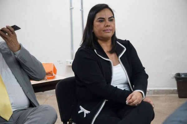 Rosa de Lobo emitió cheques tras haber vacado en cargo