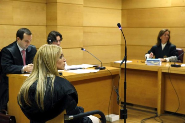 A juicio, exreina boricua acusada del asesinato por encargo de su marido