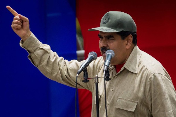Maduro pide que se desarrollen las elecciones de gobernadores y reitera su invitación al diálogo