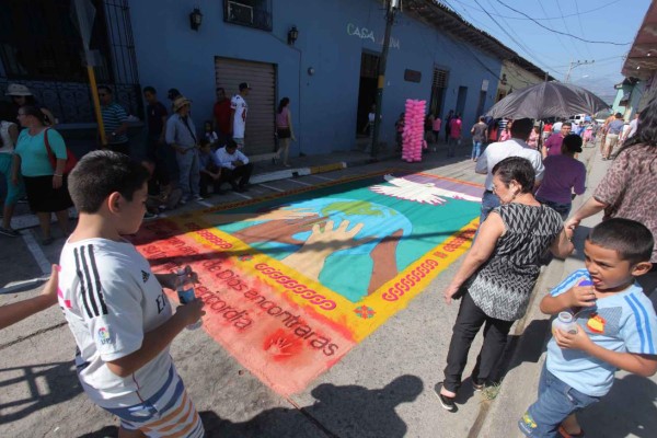 Alfombras, fe y tradiciones en Comayagua