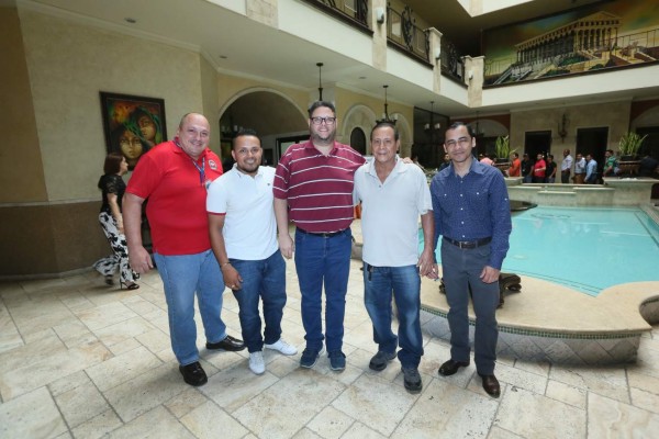 Grupo Opsa festeja a los padres