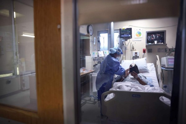 Reino Unido descubre una nueva cepa del coronavirus y toma medidas extremas