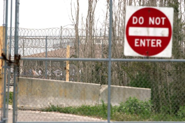 Inmigrantes denuncian abusos sexuales en un centro de detención de Florida