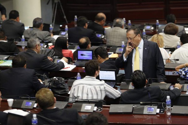 La Unah pide al Legislativo que cada cerveza deje un lempira para hospitales