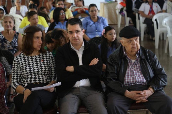 Inician las 16 horas de amor de la Teletón 2017  