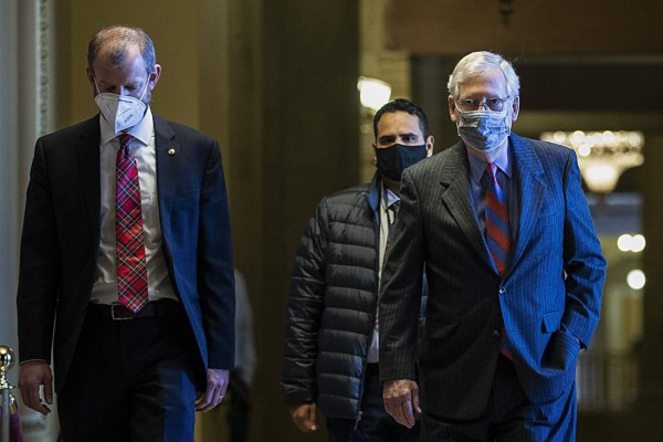 Congreso agrega cheques de 600 dólares a plan de ayuda  