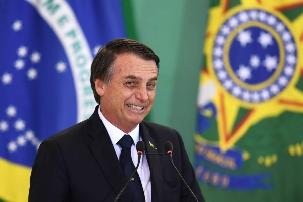 Bolsonaro firma un decreto que facilita la posesión de armas de fuego en Brasil