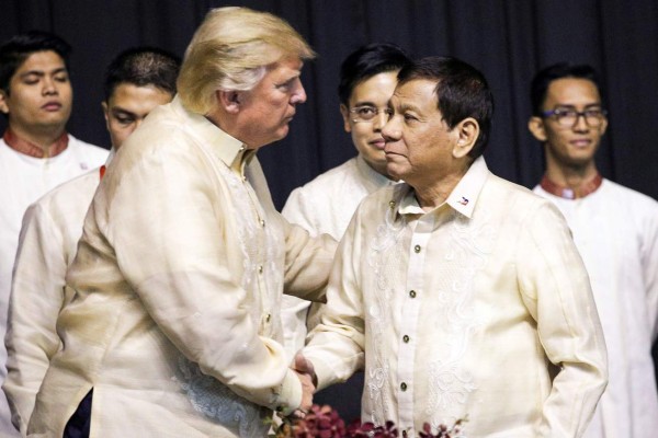 La CIA obliga a Trump a desmarcarse de Vladimir Putin