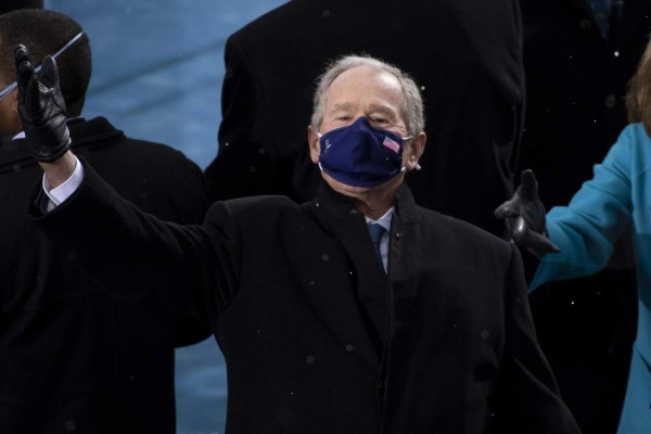 Expresidente Bush tacha de 'error' la retirada militar de la OTAN en Afganistán