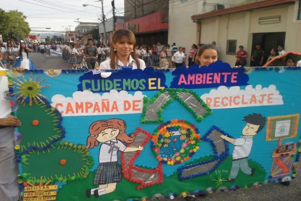 Estudiantes de San Pedro Sula, ovacionados por sus acrobacias