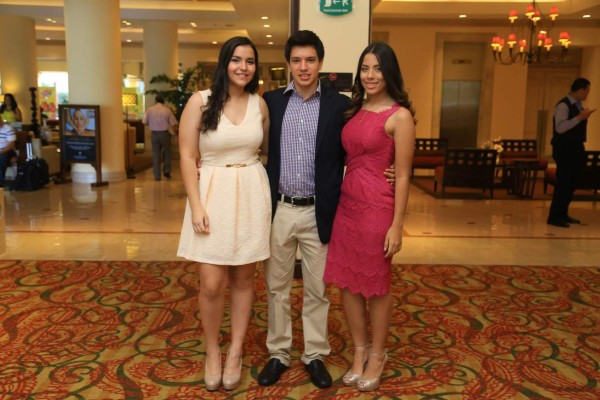 Promoción 2016 de la escuela Serán se reúnen