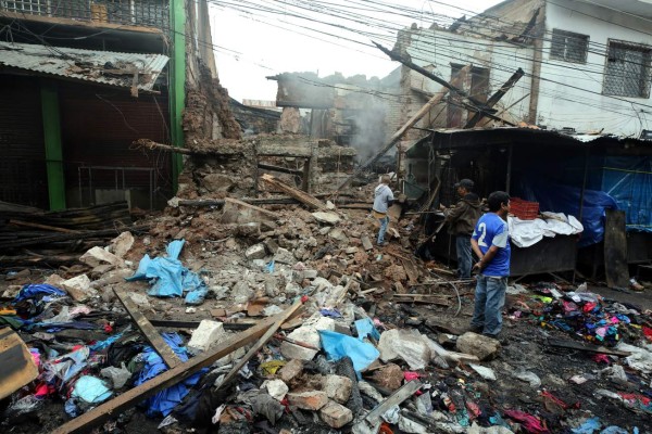 Trabajo de capitalinos reducido a cenizas tras incendio en mercados
