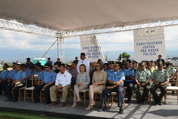 Inauguran juegos deportivos con ocho academias de policía