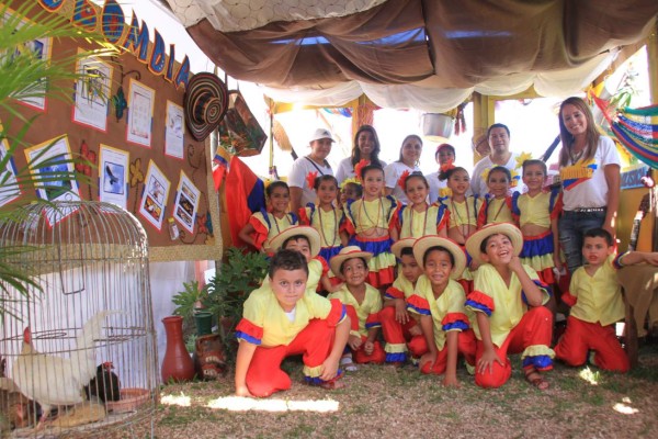 Colorido Festival Internacional de Little Feet