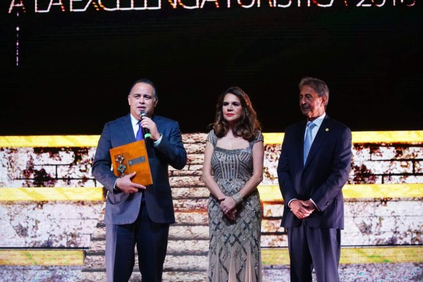 Entregan los Premios Copán a la excelencia turística