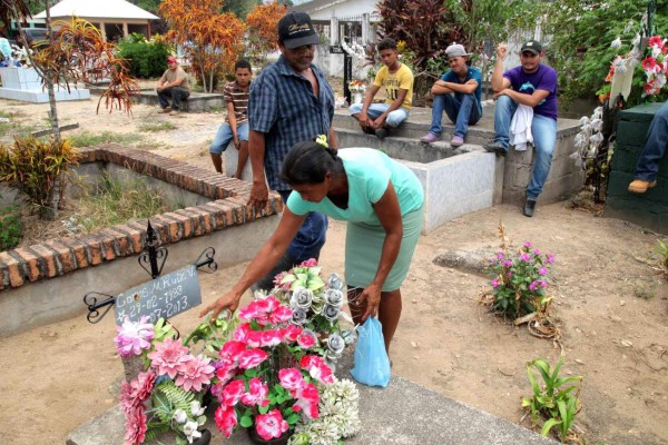 Madre pide justicia por la muerte de sus cuatro hijos
