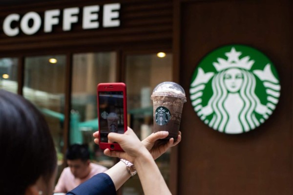 Starbucks pierde 12 millones de dólares por cierre de cafés en EEUU