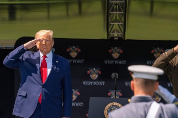 WEST POINT, NY - JUNE 13: President Donald Trump salutes cadets at the beginning of the commencement ceremony on June 13, 2020 in West Point, New York. The graduating cadets were sent home in March due to the Covid-19 pandemic, but have been ordered back to attend the commencement after the president announced he would continue with the previously planned address. David Dee Delgado/Getty Images/AFP== FOR NEWSPAPERS, INTERNET, TELCOS & TELEVISION USE ONLY ==