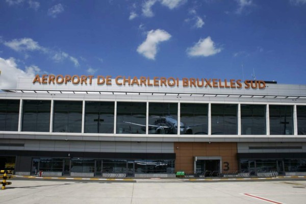 Paquete radiactivo pasa 12 días en aeropuerto de Bruselas sin ser detectado