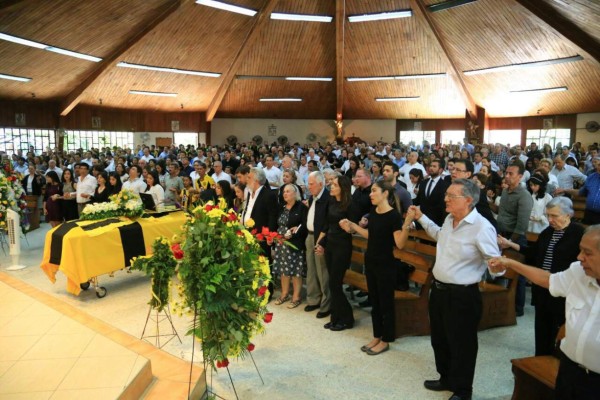 San Pedro Sula despide al empresario Mario Verdial