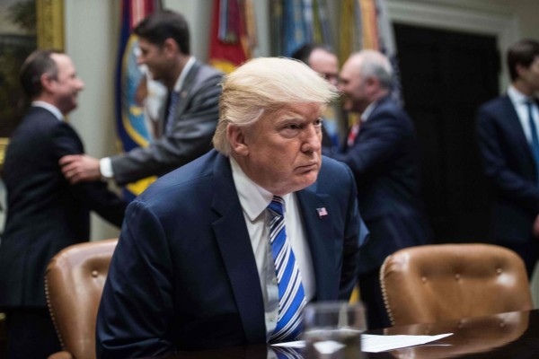 Demoledor testimonio de exjefe del FBI hunde a Trump